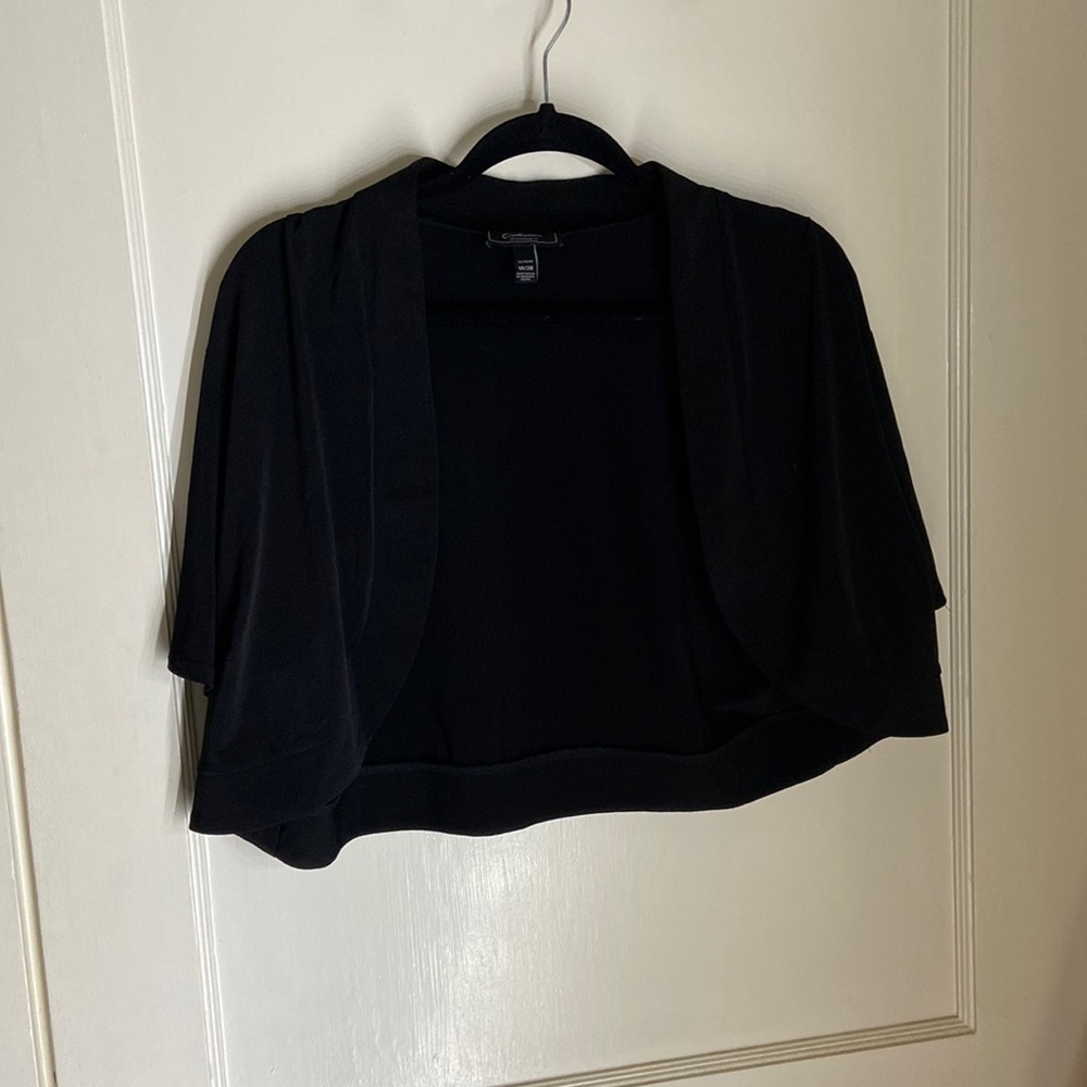 Black shirt sleeve crop jacket